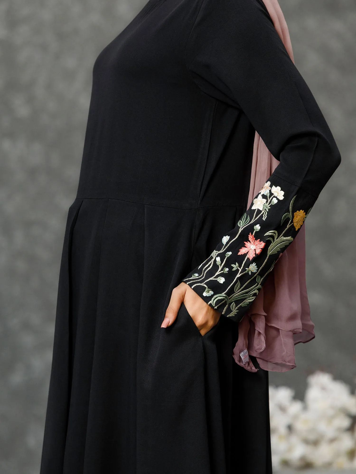 Abaya Bahaar Black