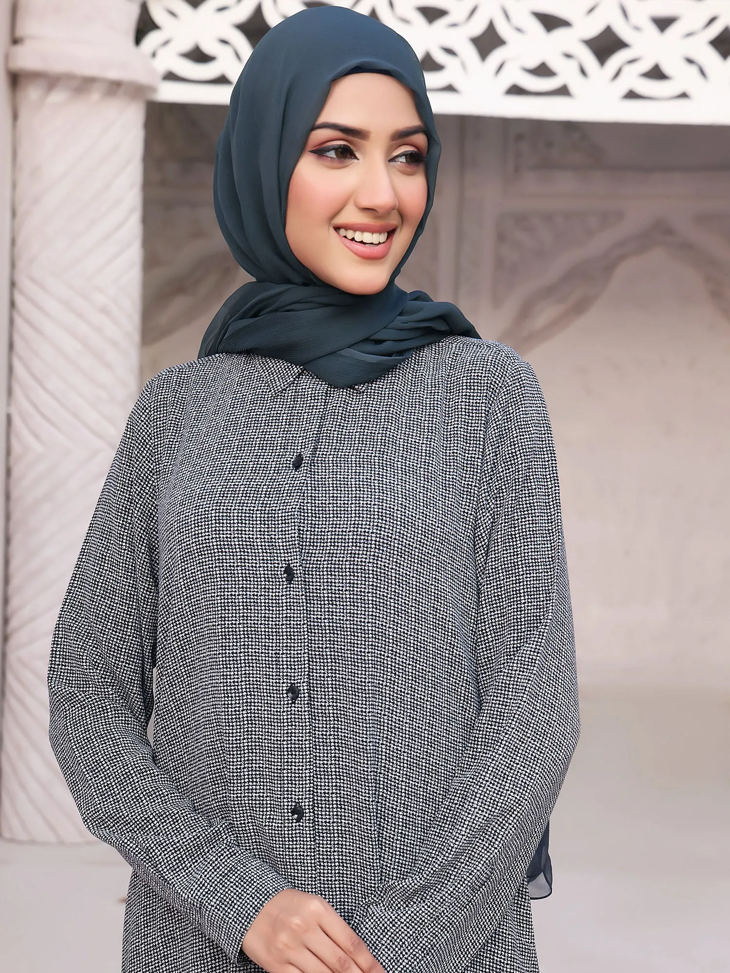 Abaya Houndstooth